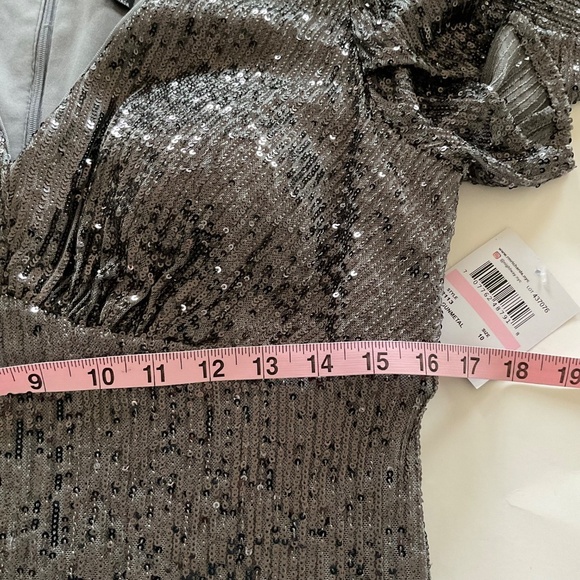 NW Nightway All Over Sequined Cocktail Dress Sz 10 Gunmetal Ruffled Hem Padded - Picture 15 of 16